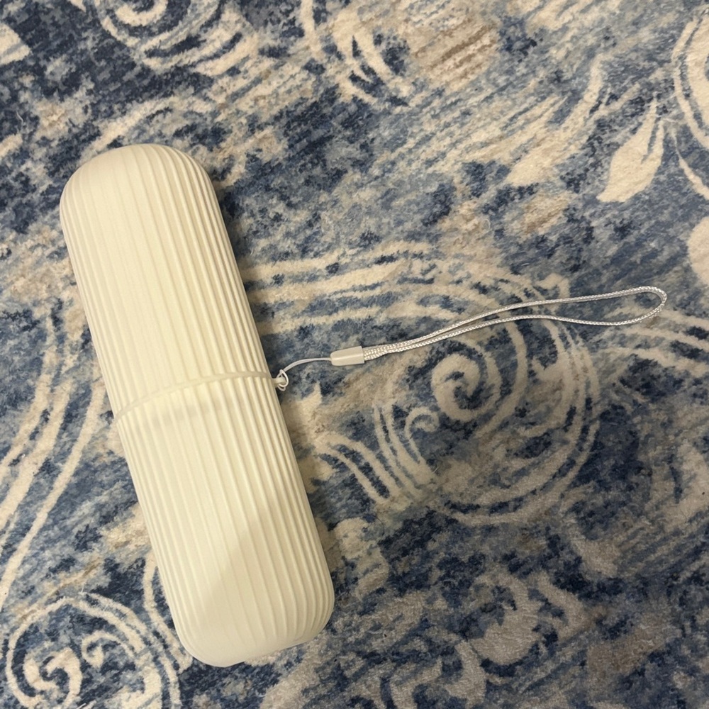 White Ribbed Travel Case - Picture 2 of 2